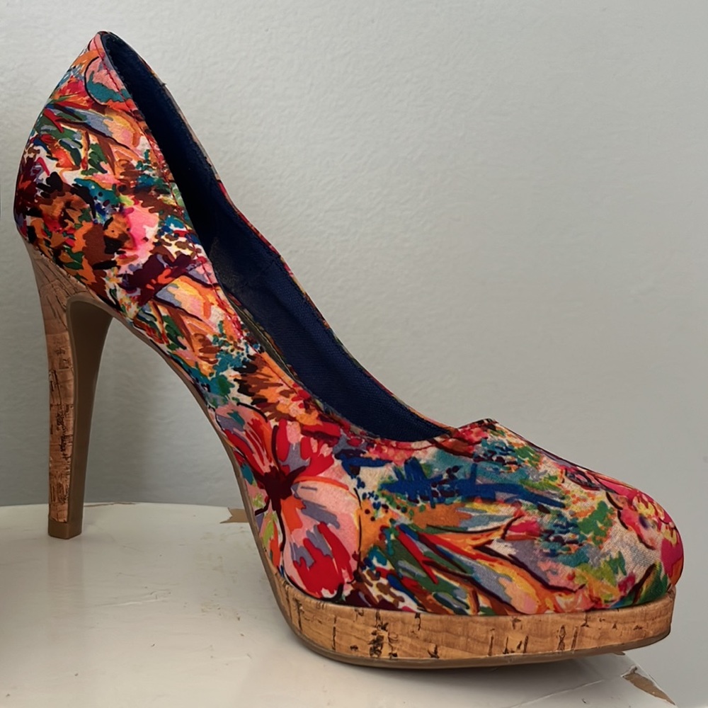 Fioni Heels - Picture 2 of 8